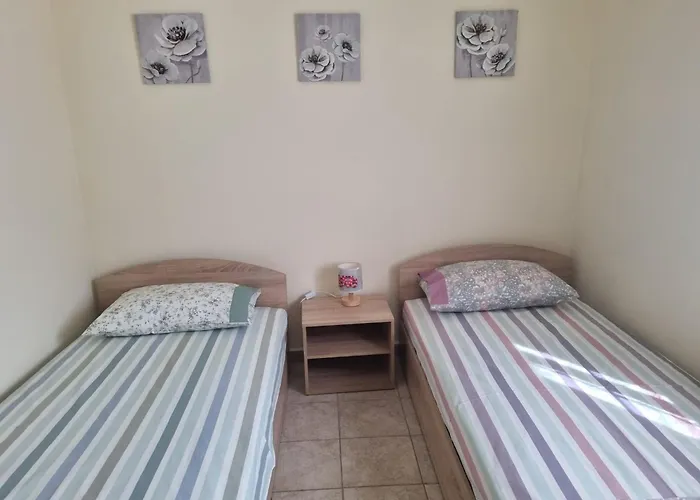 Apartament Beekeeper's House *